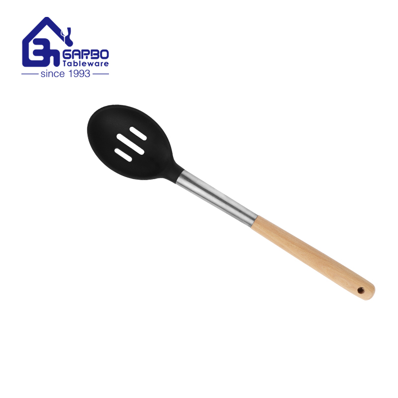 Why the customers prefer to choose silicone spatula sets with bamboo handles