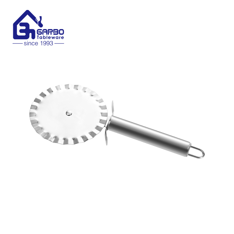 Factory Bulk Pack Kitchen Tool Professional Plastic Pizza Cutter