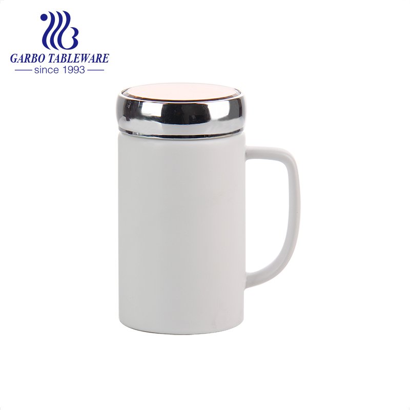 Daily use OEM printing ceramic mugs for tea coffee milk water 17oz porcelain mug with handle and metal cover