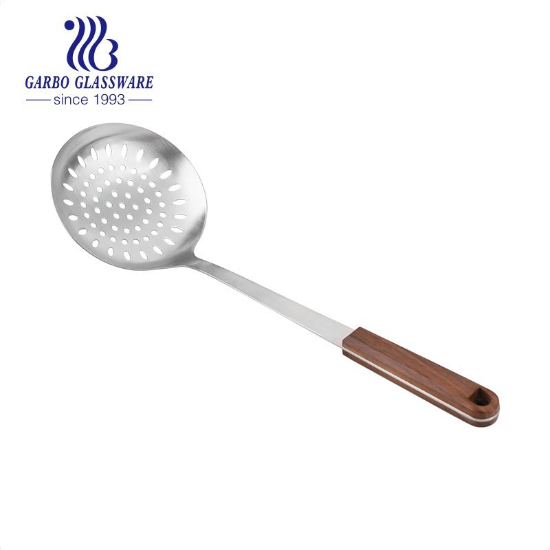 High quality Silver Stainless Steel Large Soup Ladle Kitchen Tool With Bamboo Handle