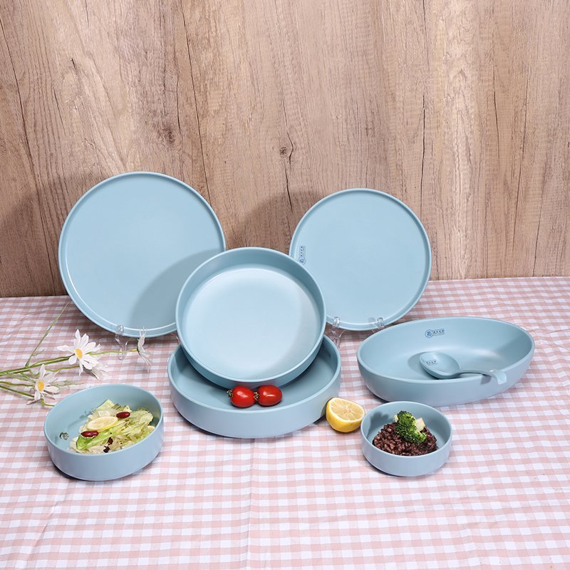 Blue melamine serving dishes set with simple handles for home table