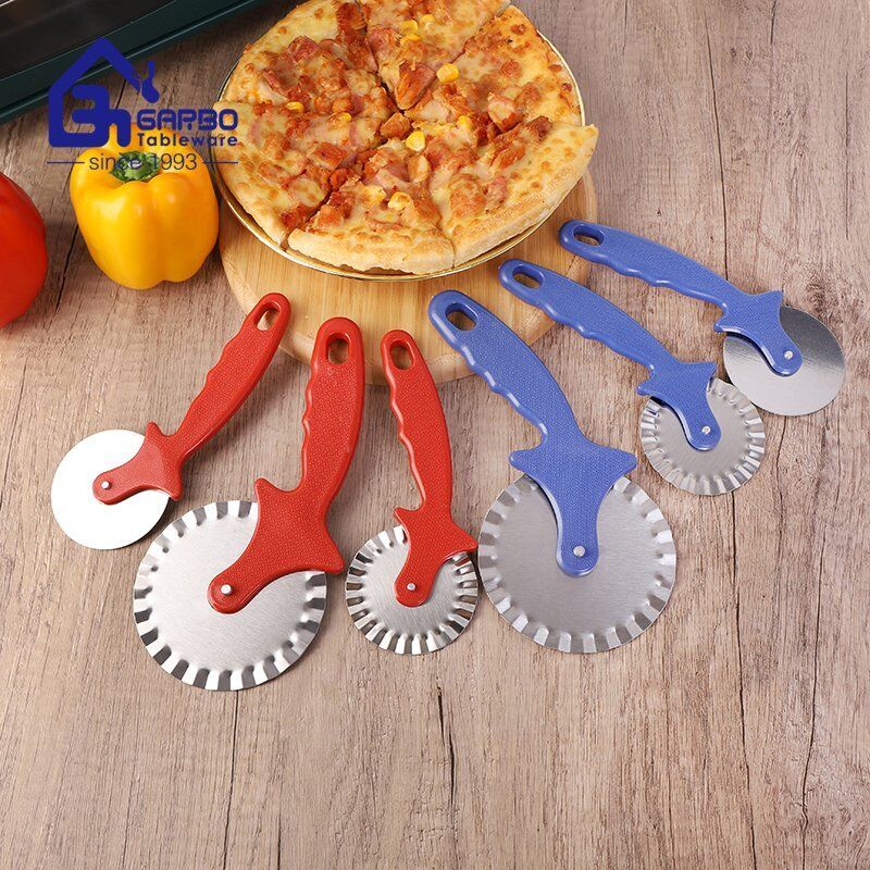 How to choose the right stainless steel pizza cutter?