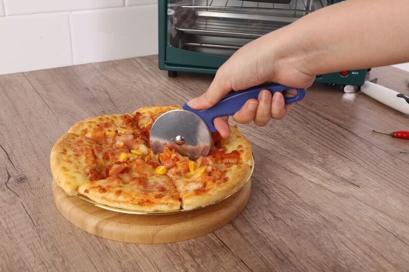 China Wholesale Pizza Cutter Customized Wheel Premium Kitchen Pizza Cutter Super Sharp Easy Clean Machine Polish Pizza Cutter